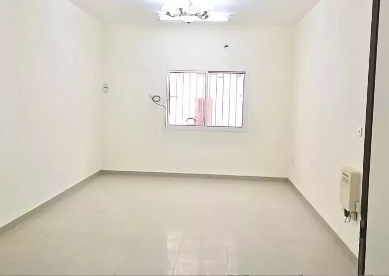 Residential Property 2 Bedrooms U/F Apartment  for rent in Umm-Ghuwailina , Doha-Qatar #8873 - 1  image 